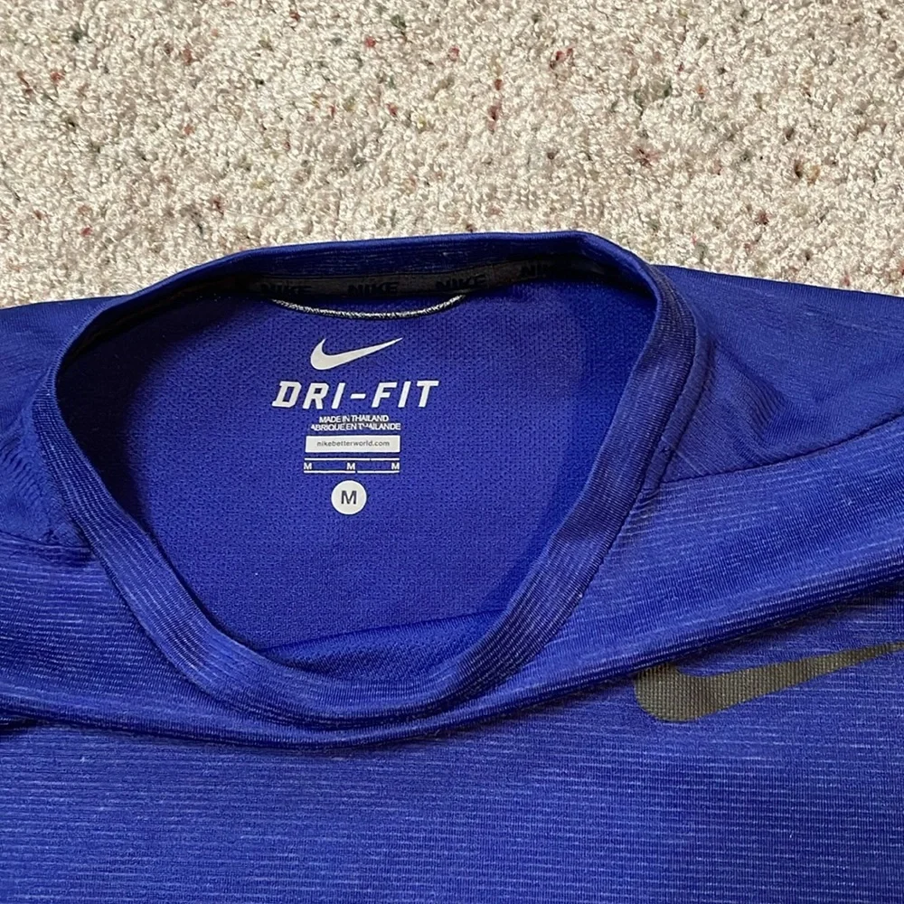 Nike Dri Fit Blue Short Sleeve‎ Athletic Shirt Size Medium